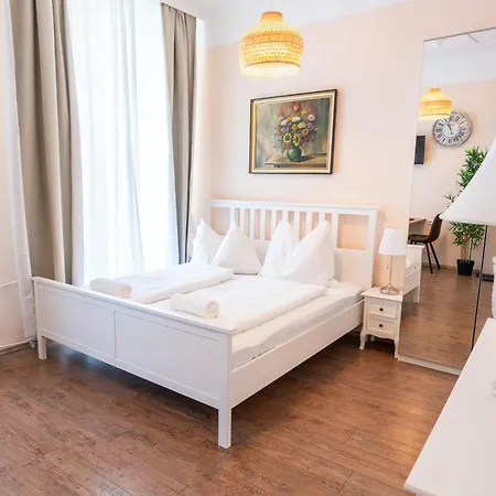 Hotel Schoenbrunn By Vienna Living Apartments-3